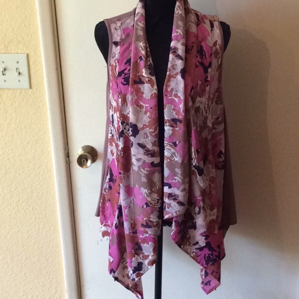 LOGO Lori Goldstein Vest